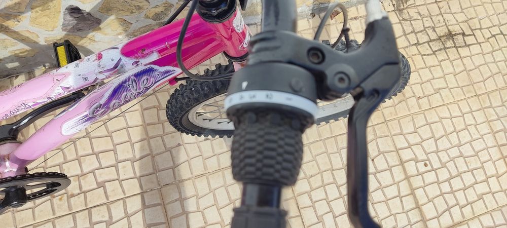 Bicicleta de menina roda 24 mudanças a funcionar pefeitamente