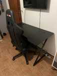 Vendo mesa e cadeira game