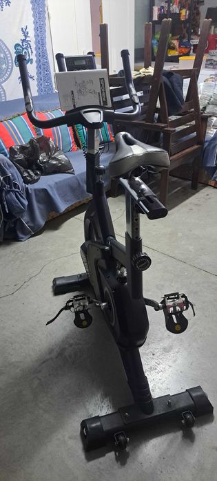 Bicicleta RPM com monitor