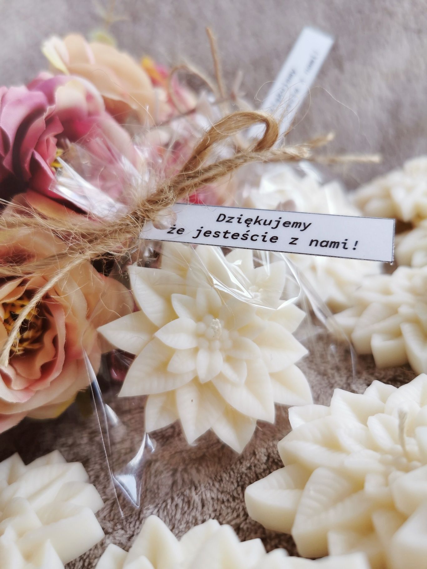 Podziękowanie dla gości ślub świeczka z personalizowanym bilecikiem