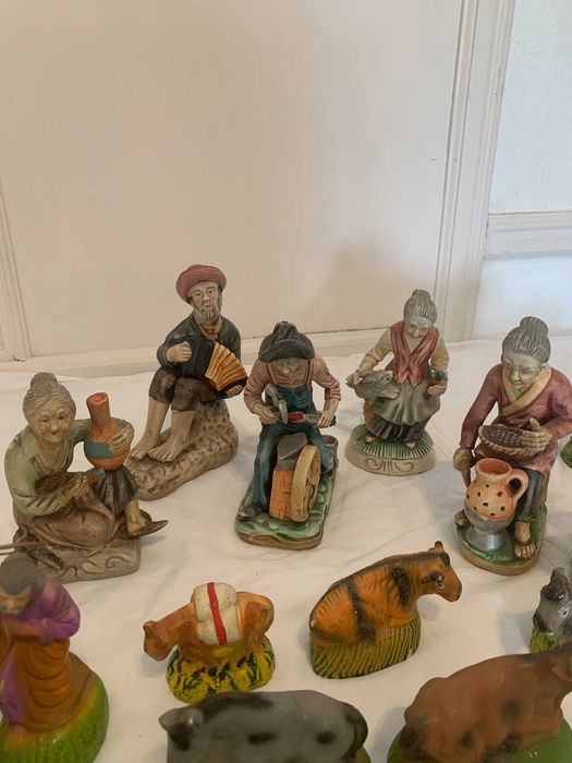 Figuras de Presépio em Cerâmica Antigas