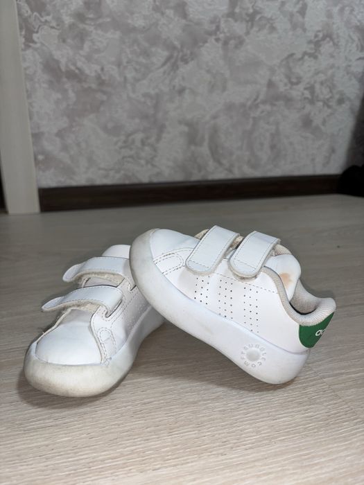 Дитячі кросівки adidas