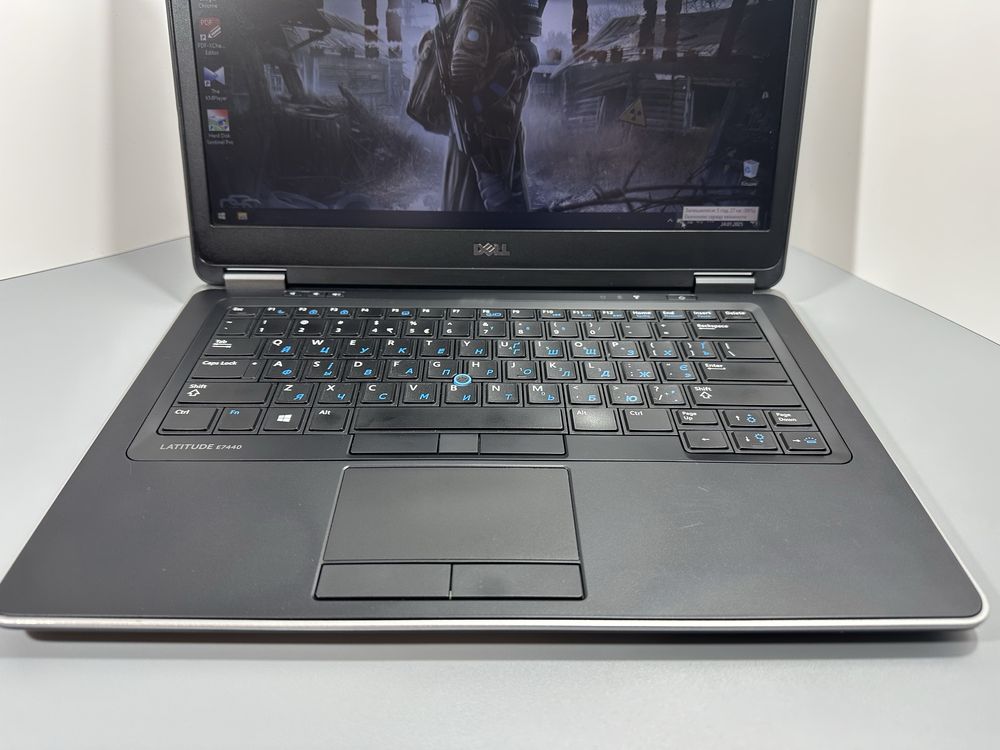 МЕТАЛЕВИЙ Ноутбук Dell Делл Latitude i5, 8гб для роботи та навчання