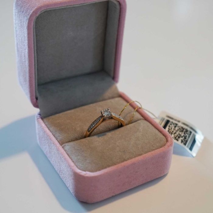Elegancki złoty pierścionek z brylantem 0,15ct 585 Rozmiar 15