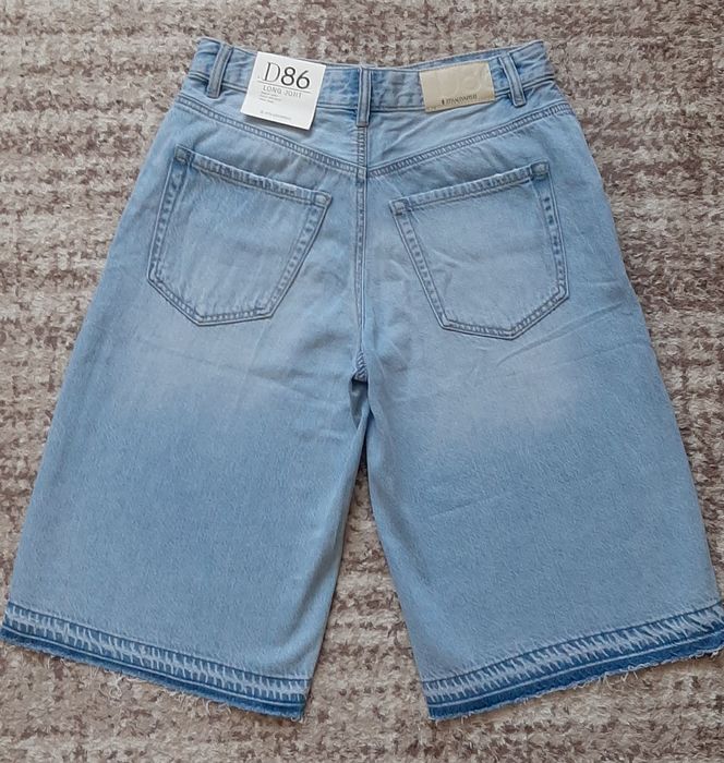 Шорти, бермуди Stradivarius