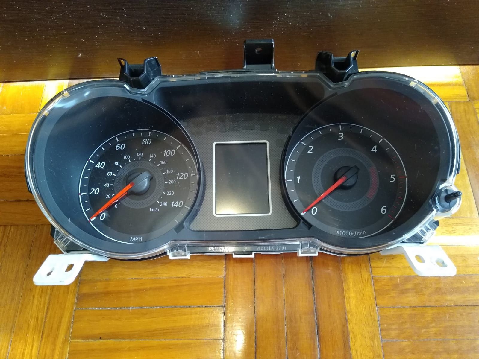 Auto rádio quadrante volante