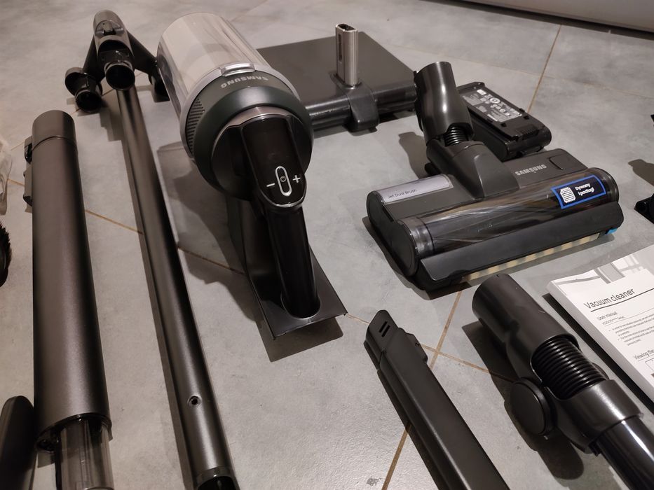 Odkurzacz bezprzewodowy Samsung Jet 95 Pet VS20C9542TN/GE,pionowy.