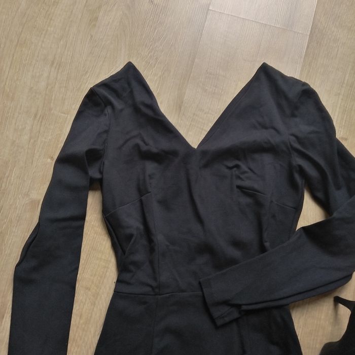 Czarna elegancka sukienka 36