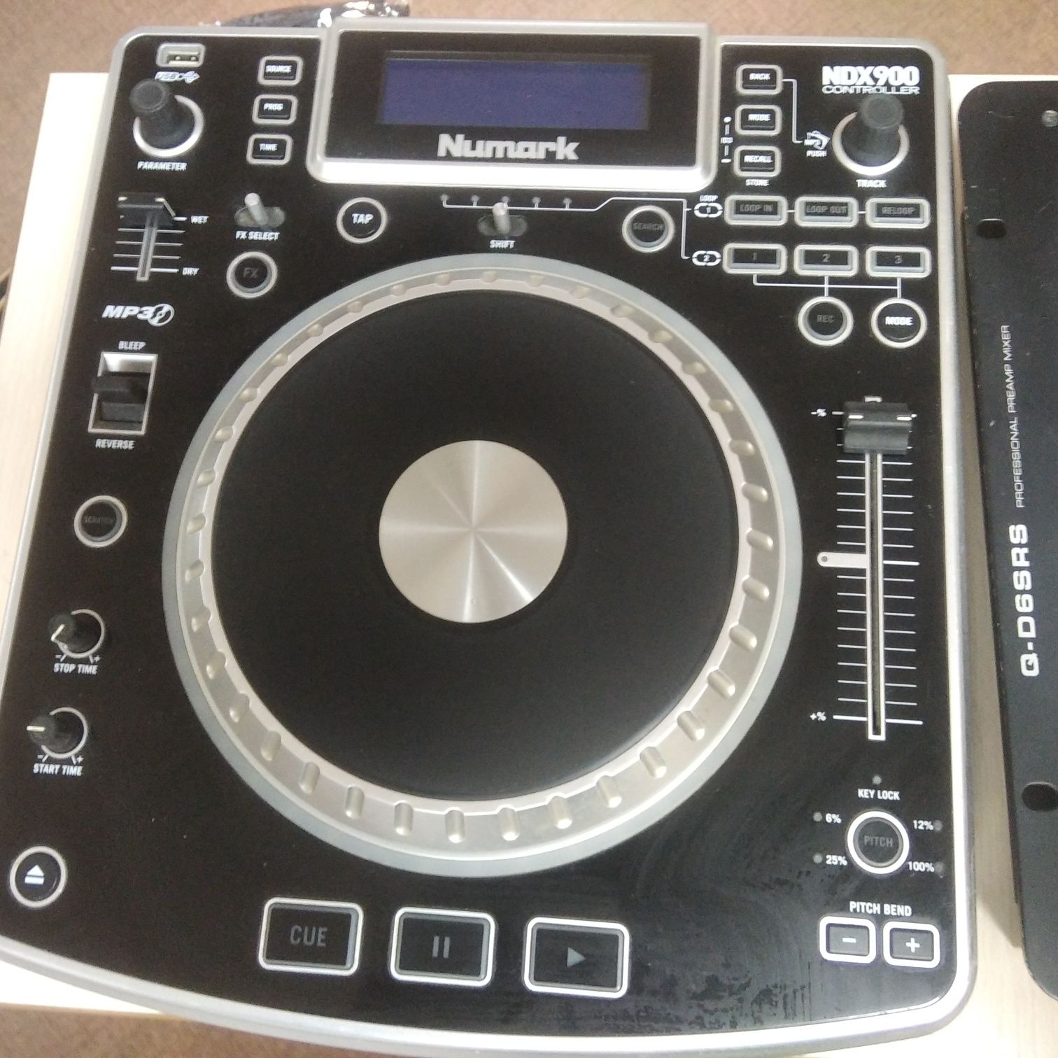 Продам комплект   DJ програвачів та мікшер