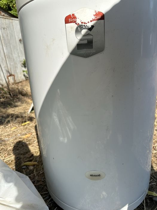 Водонагрівач фірми горєніє. Стан гарний. Все працює.