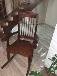 Fotel bujany z litego drewna