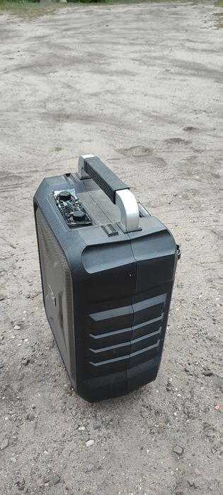 Głośnik bluetooth na kółkach