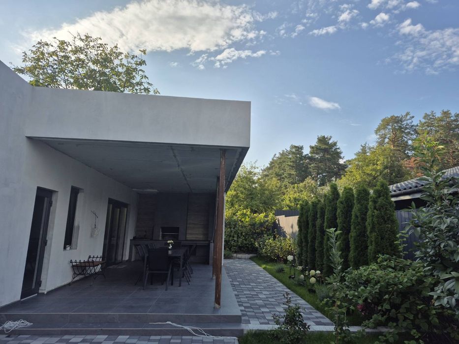 Продаж сучасного будинку в місті Українка