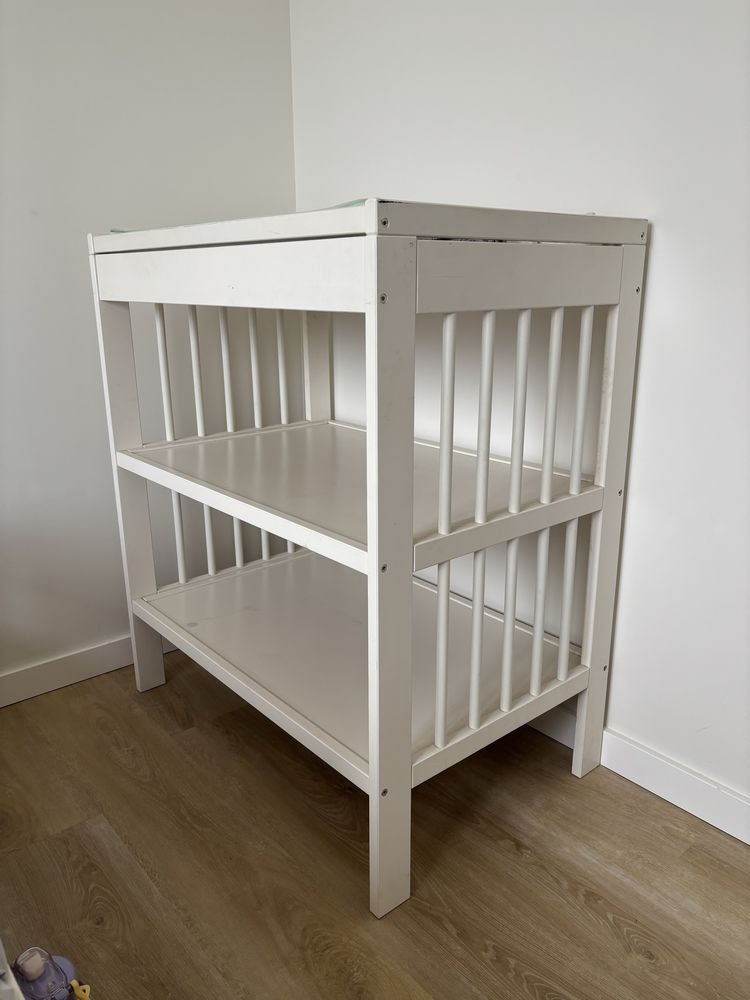 Muda Fraldas IKEA + colchão + 2 capas