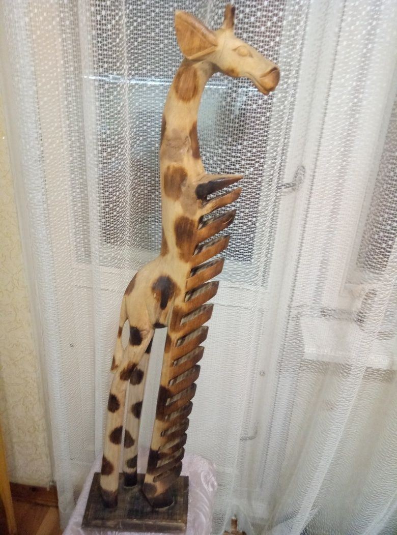 Статуэтка (Жираф с дерева.)