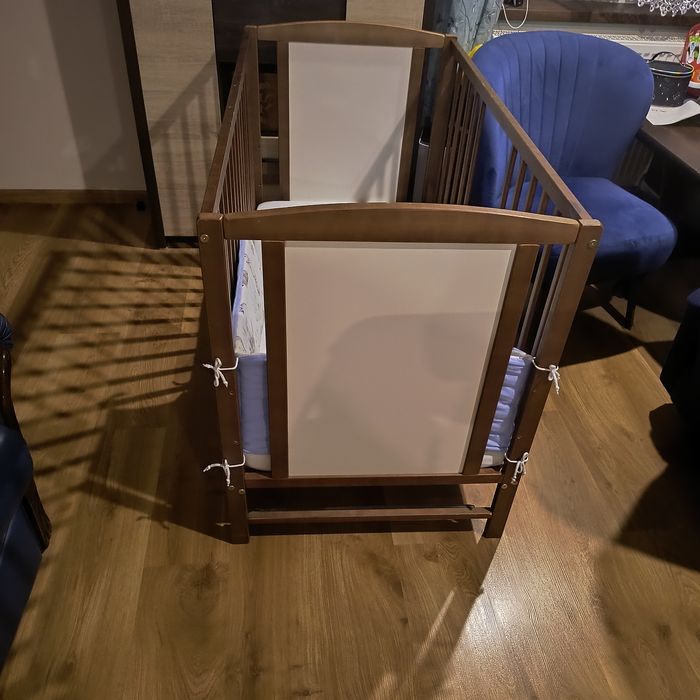 Łóżeczko dziecięce drewniane