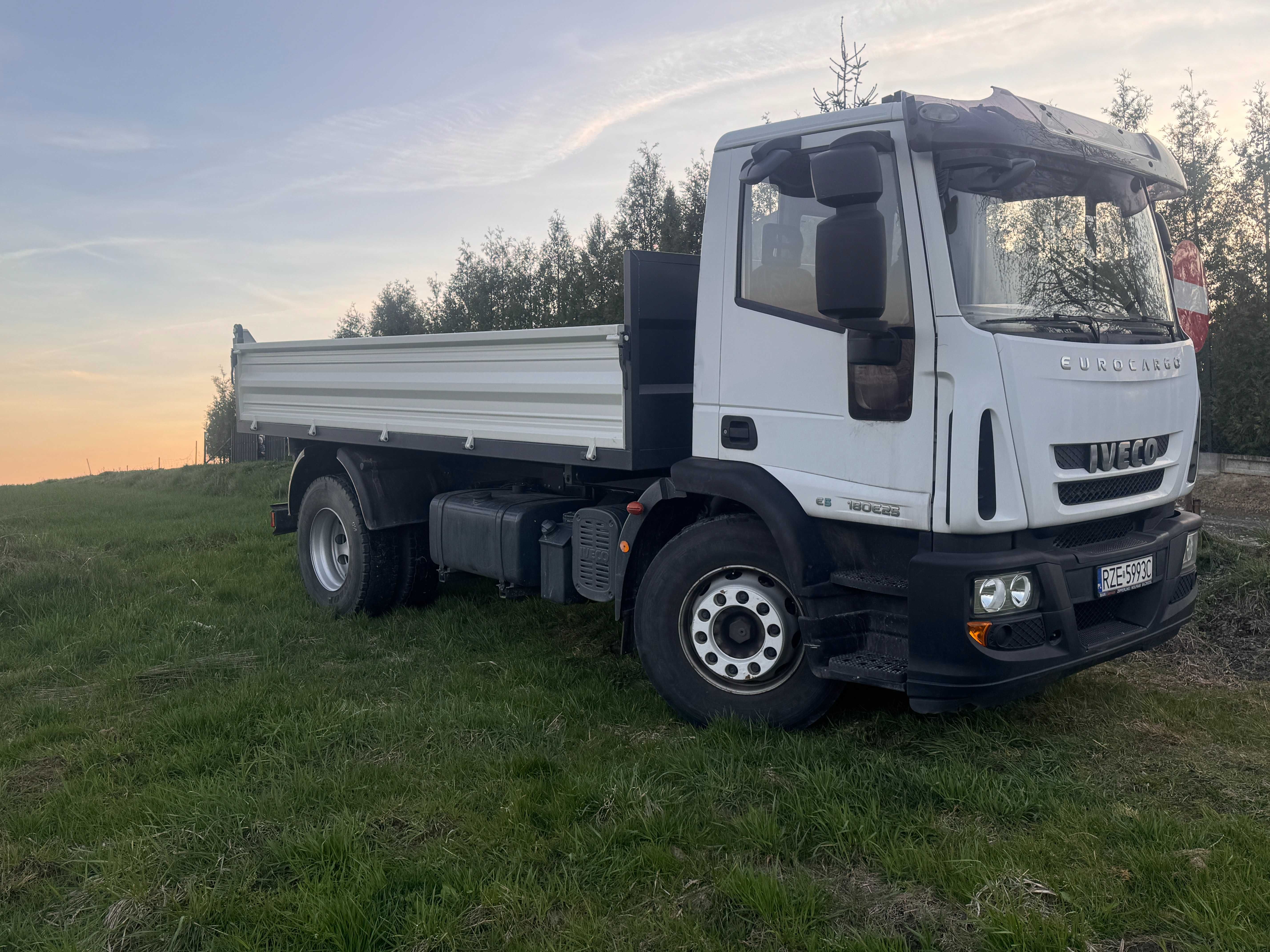 Minikoparka + Wywrotka | Roboty ziemne, transport | Rzeszów i okolice
