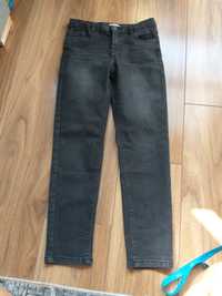 Nowe jeansy 140cm