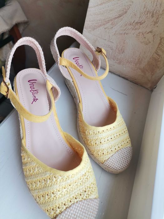 Buty letnie na koturnie