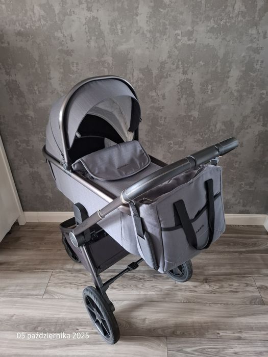 Wózek Muuvo SE Diamond Graphite wielofunkcyjny gondola i spacerówka