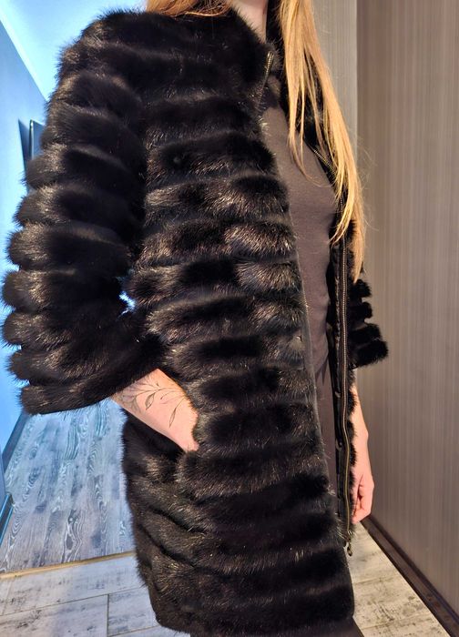 Норкова шуба.Розмір М(але скоріше підійде на (S-XS)