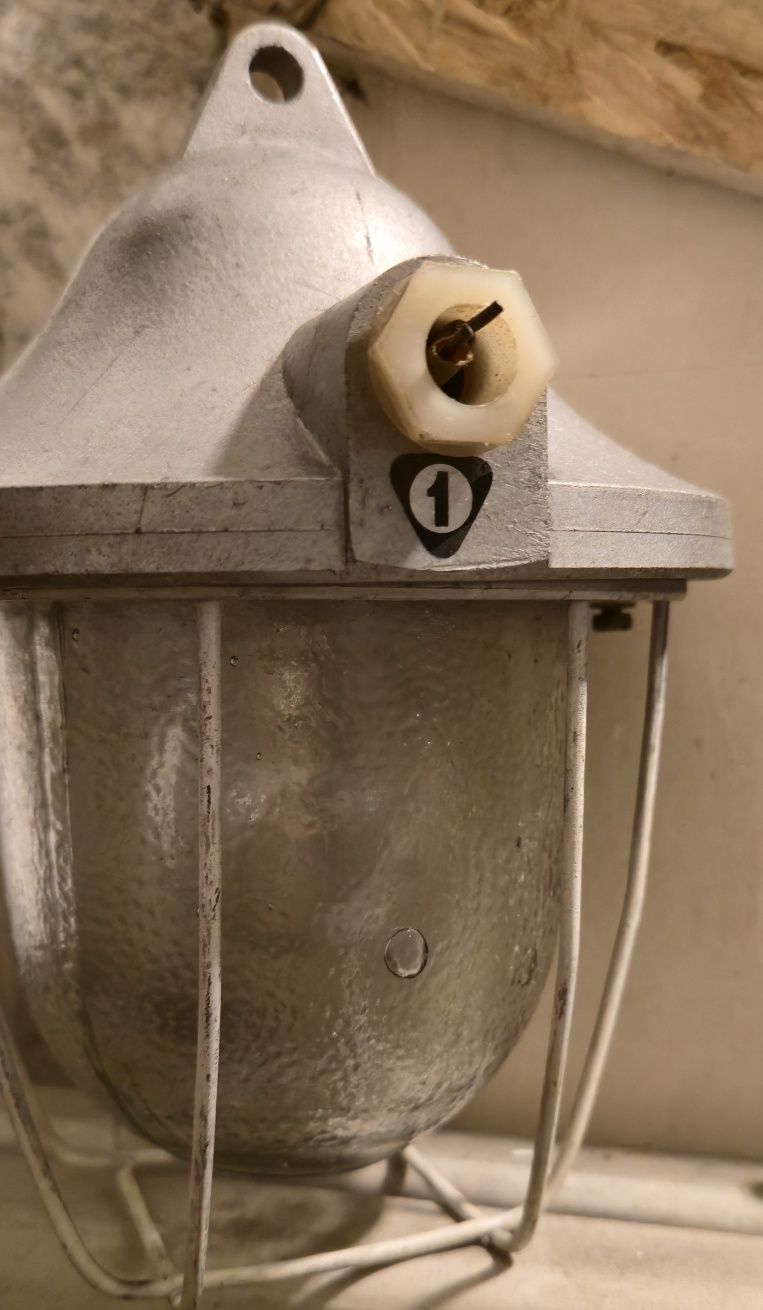 Lampa przemysłowa PRL