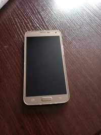 Złoty Samsung Galaxy S5 Neo