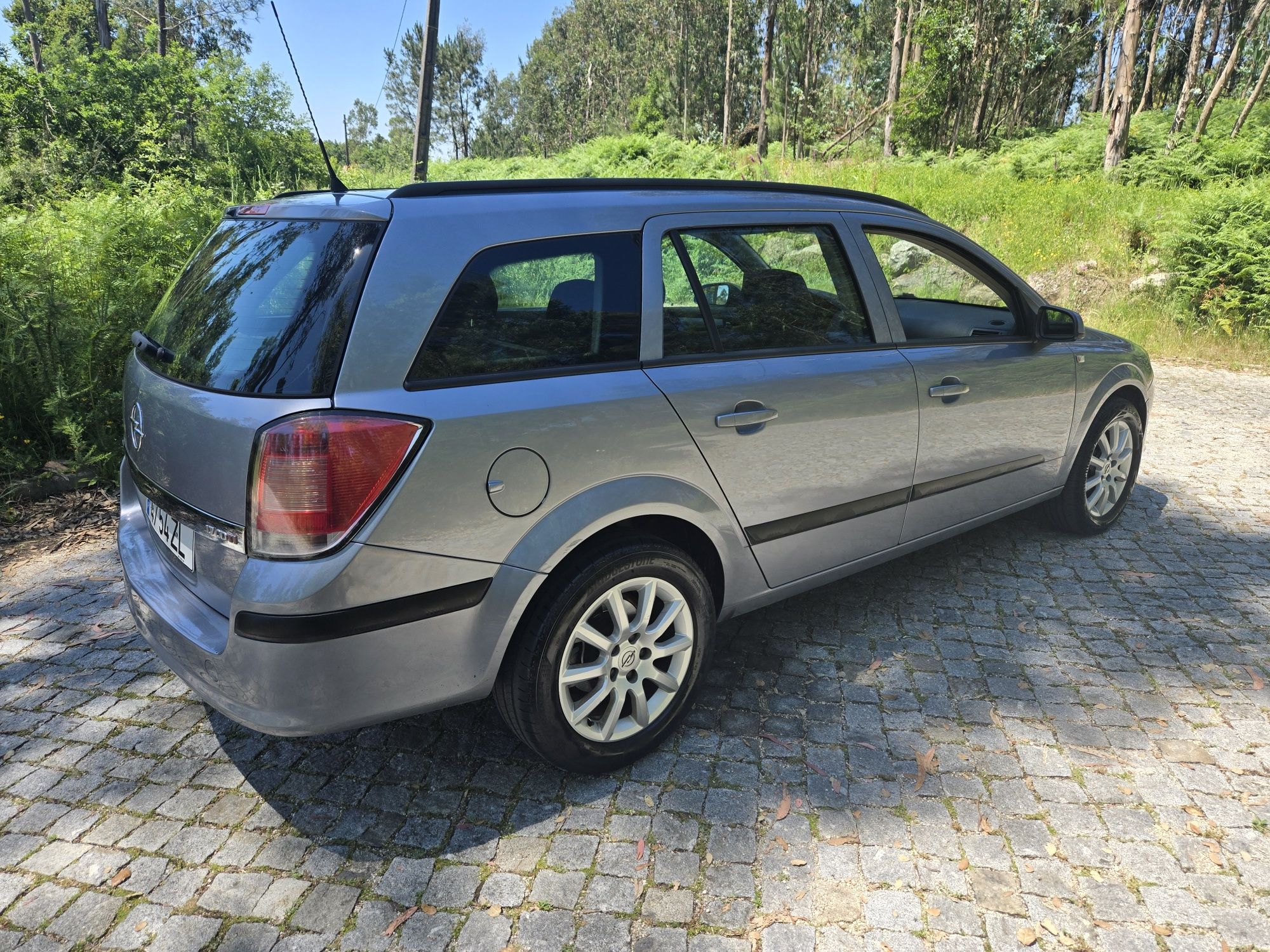 Astra motor diesel 1.7 . Carro confortável revisado, excelente estado