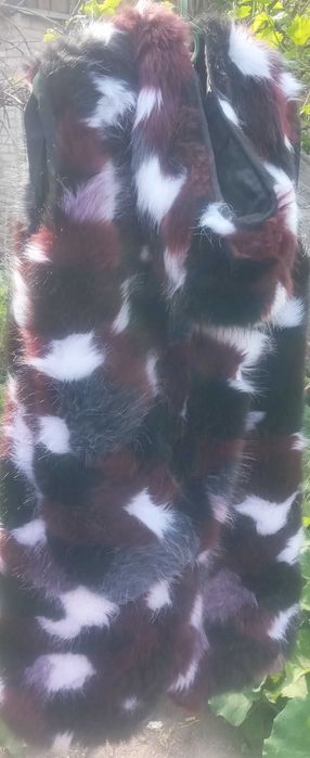 Новая Женская желетка. 42-44  . Мех искусственный, капишон.