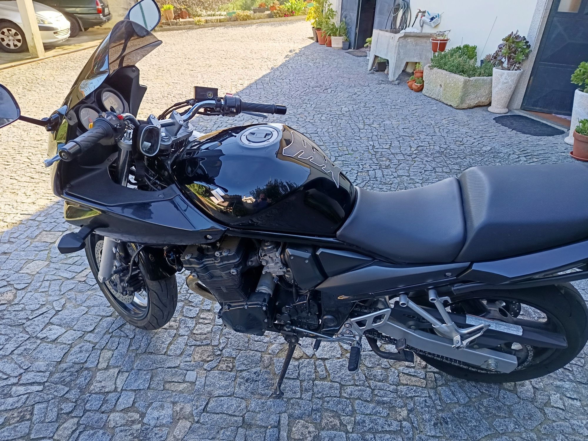 Suzuki Bandit S com 17000km