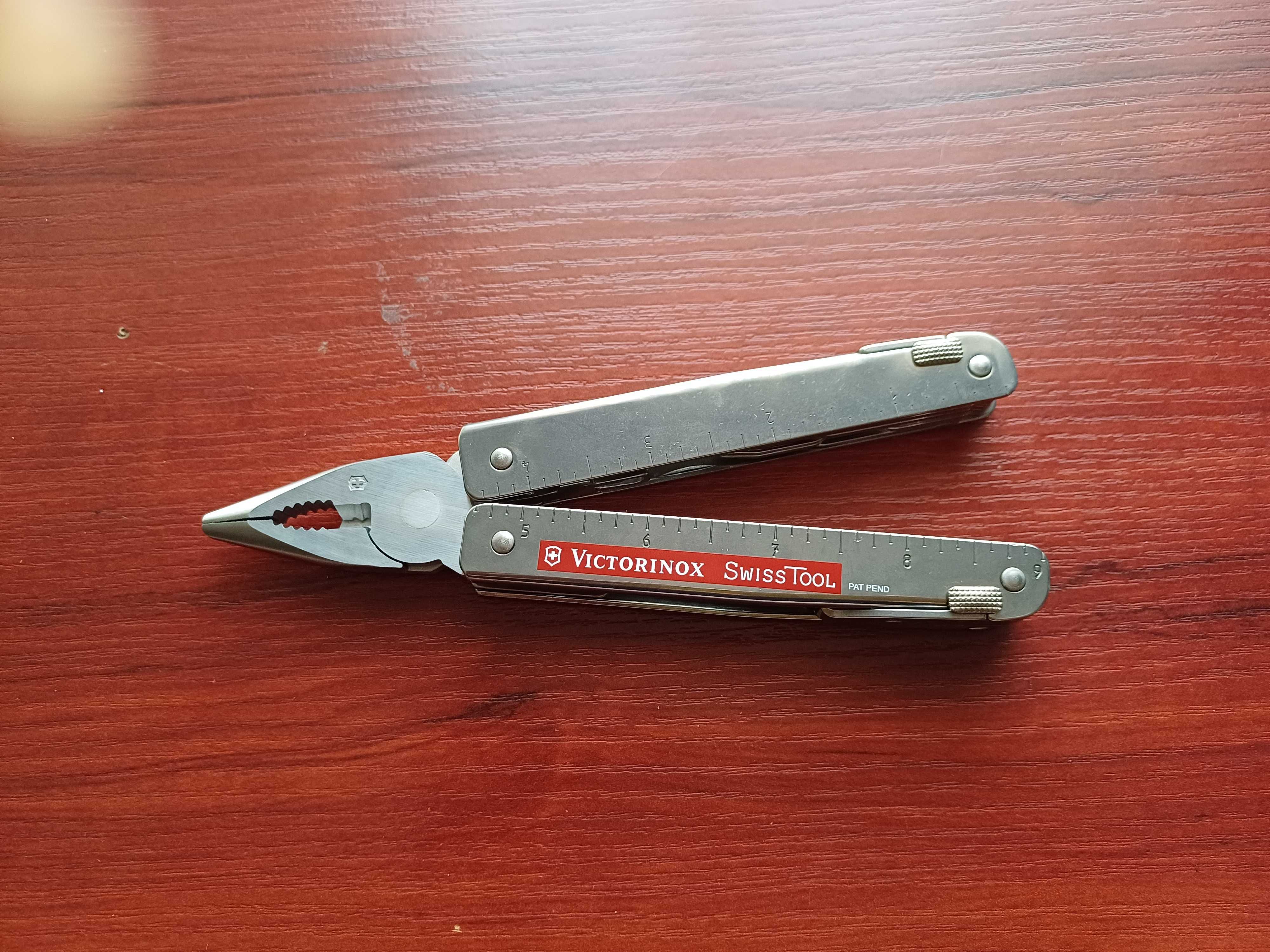 Multitool Victorinox SwissTool