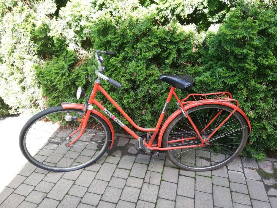 Pomaranczowy rower Romet