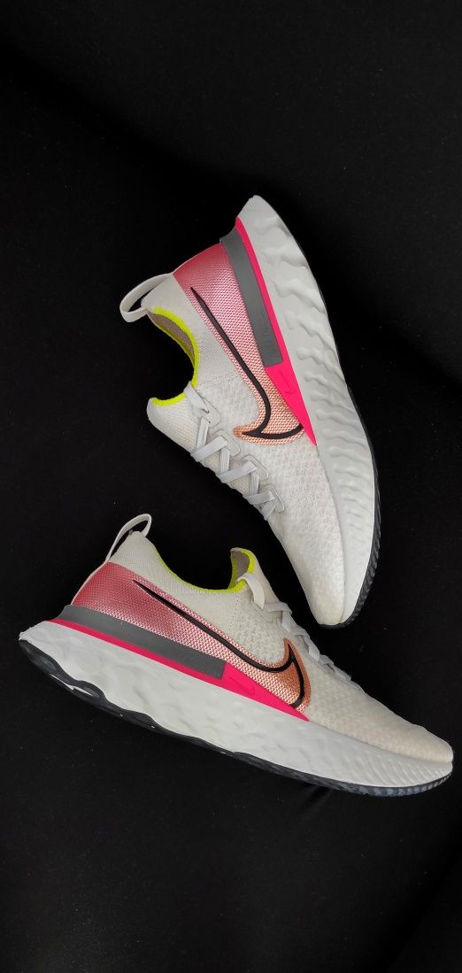 Nike React Infinity Run Flyknit rozmiar 40,5 (26 cm)