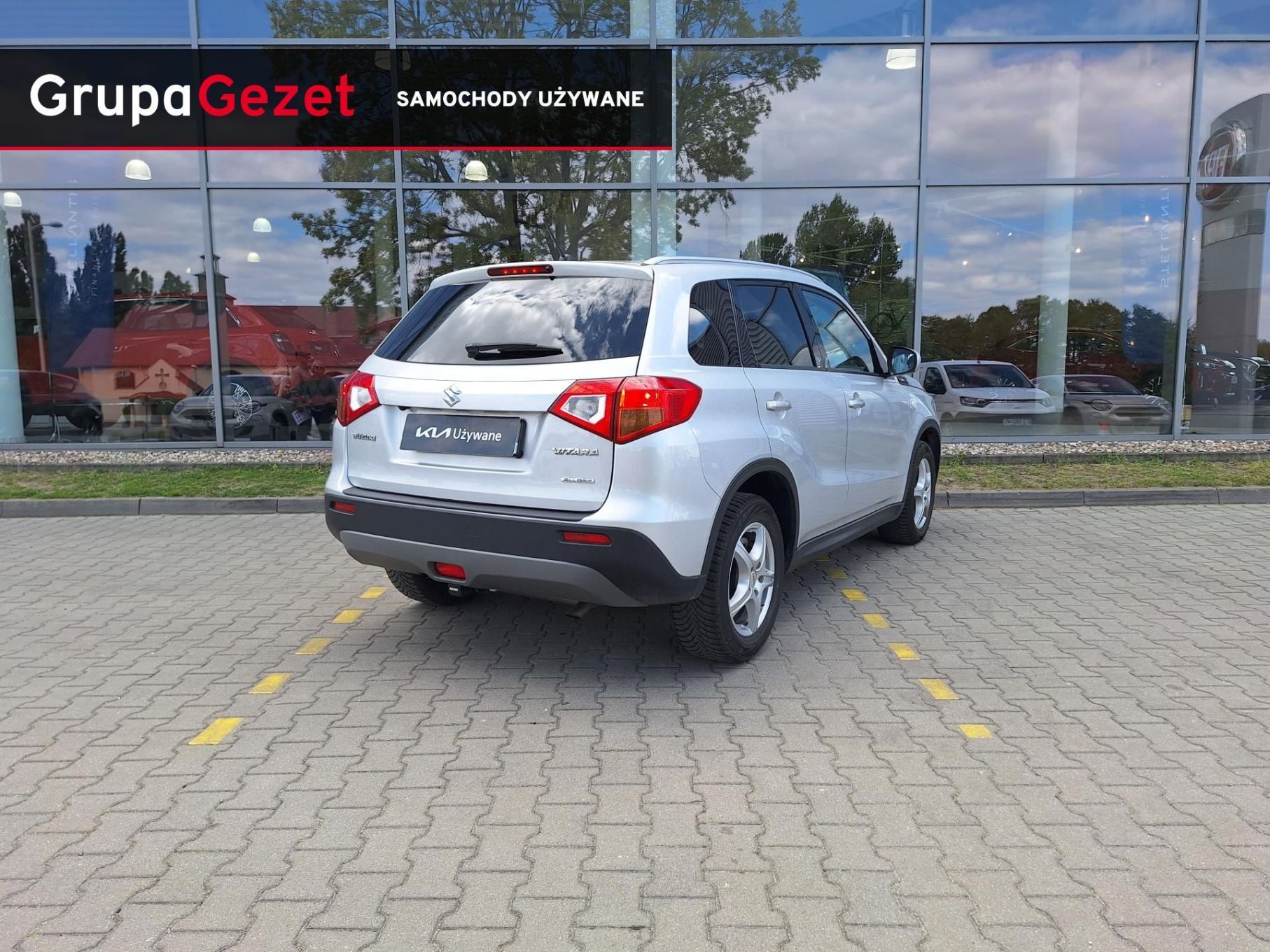 Suzuki Vitara 1.6 120KM AWD polski salon kamera cofania podgrzewane fotele + hak
