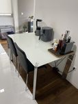 Mesa de vidro Alfaiate d’Interiores - cozinha ou sala