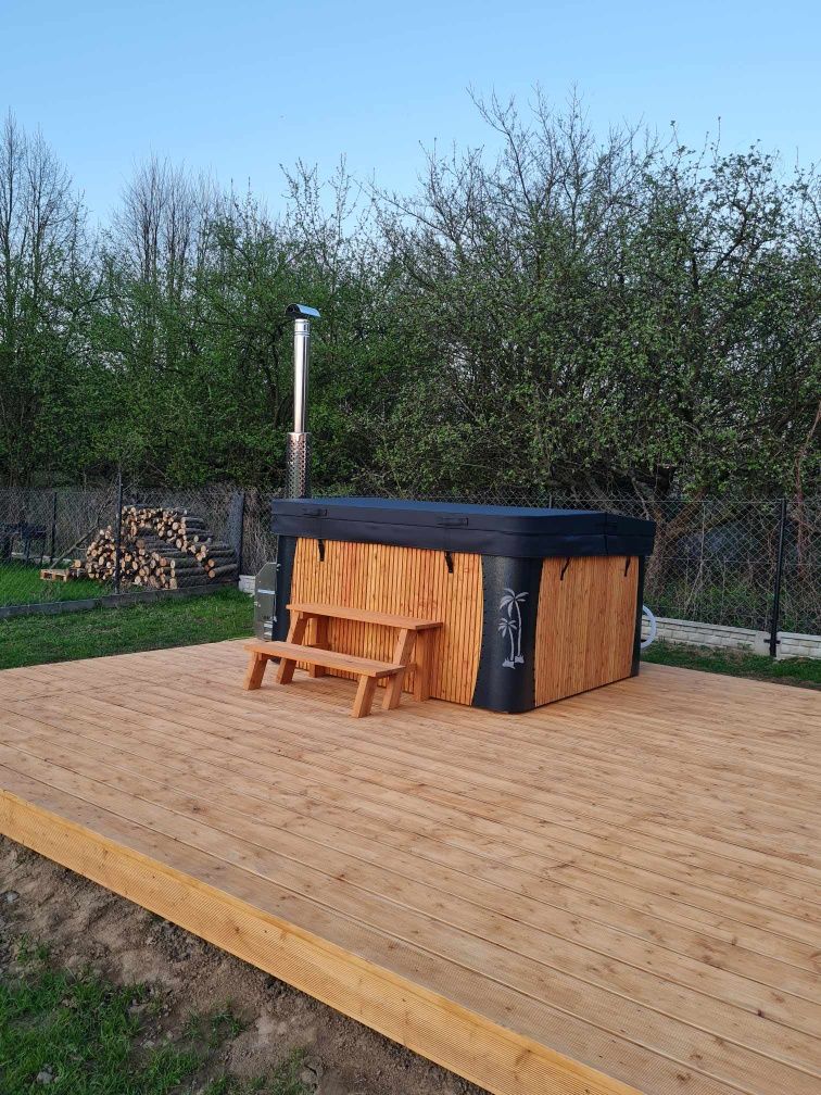 Domek w stylu góralskim z widokiem na jezioro  jacuzzi
