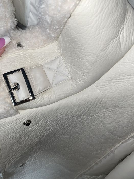 біла зимова куртка жіноча