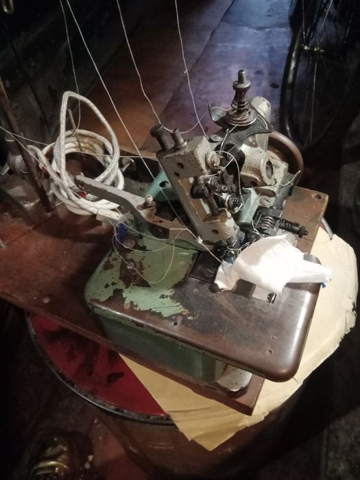 Оверлок 3 нити.б/у