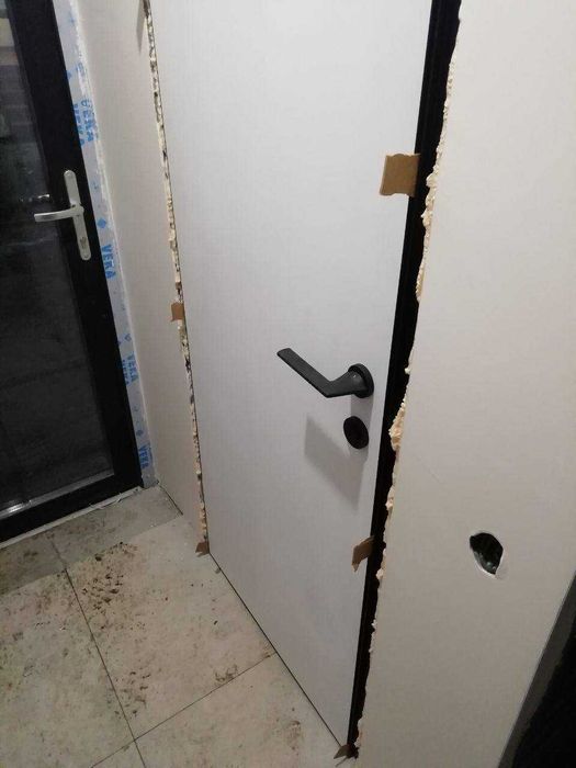 Двері міжкімнатні прихованого монтажу від виробника