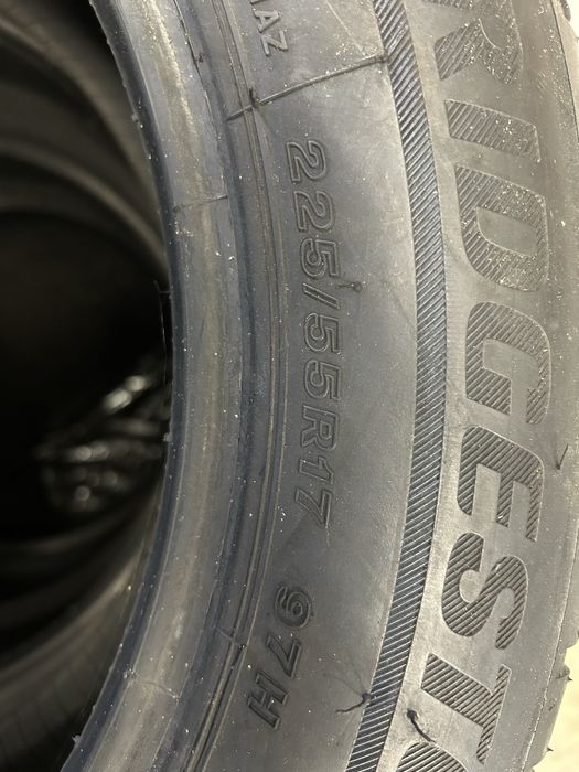 Opony Zimowe Bridgestone 225/55/17 Bardzo Ładne