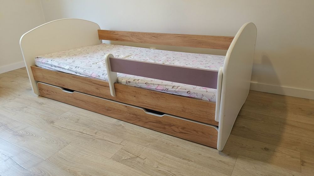 Łóżko dziecięce 90x180 + materac + szuflada stan bardzo dobry