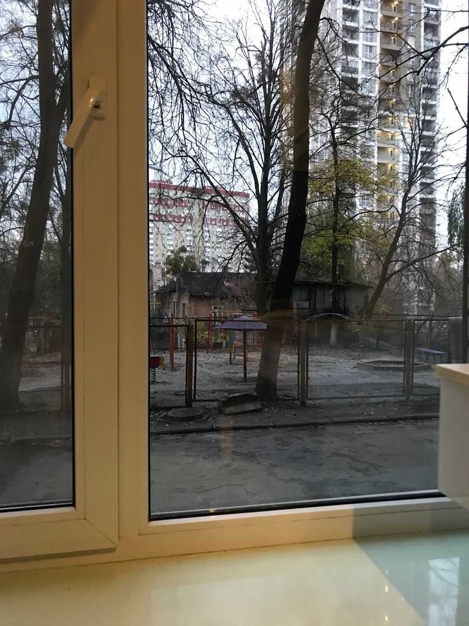Без% 1 к, 54м, 1 п,продаж,вул. Костанайська  сталінка  м "Деміївська"