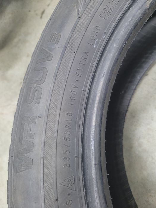 Opony zimowe 235/55/19