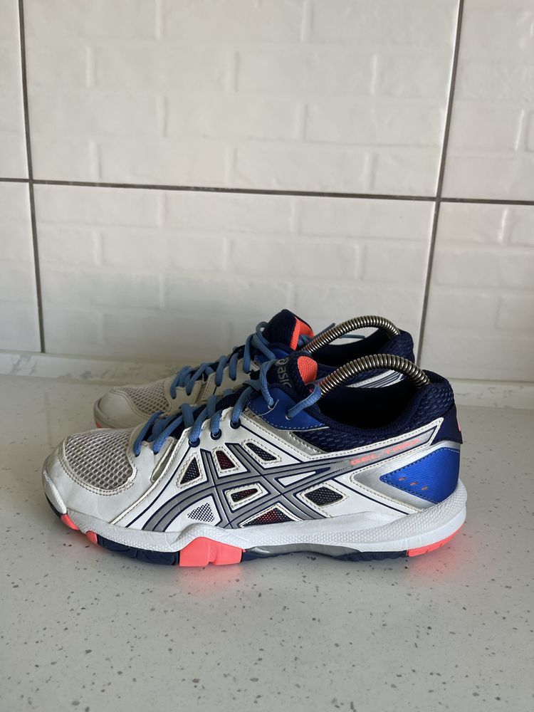 Кросовки asics.Волейбольні кросівки Asics GEL-TASK 38р