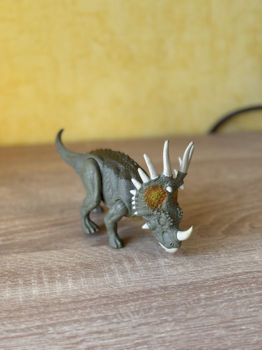 Продам Дирозавра Парк Юрского периода