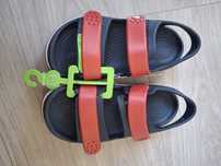CROCS sandały C13: 30-31