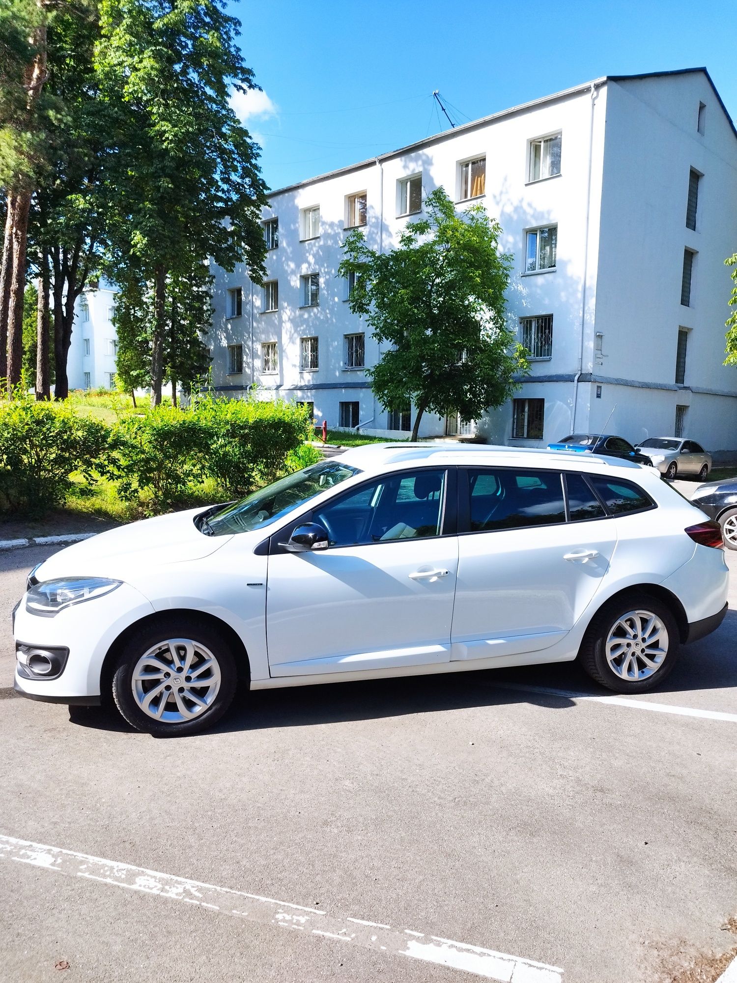 Продам СВІЖО ПРИГНАНИЙ Меган 3 2014року