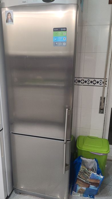 Vários móveis em conjunto