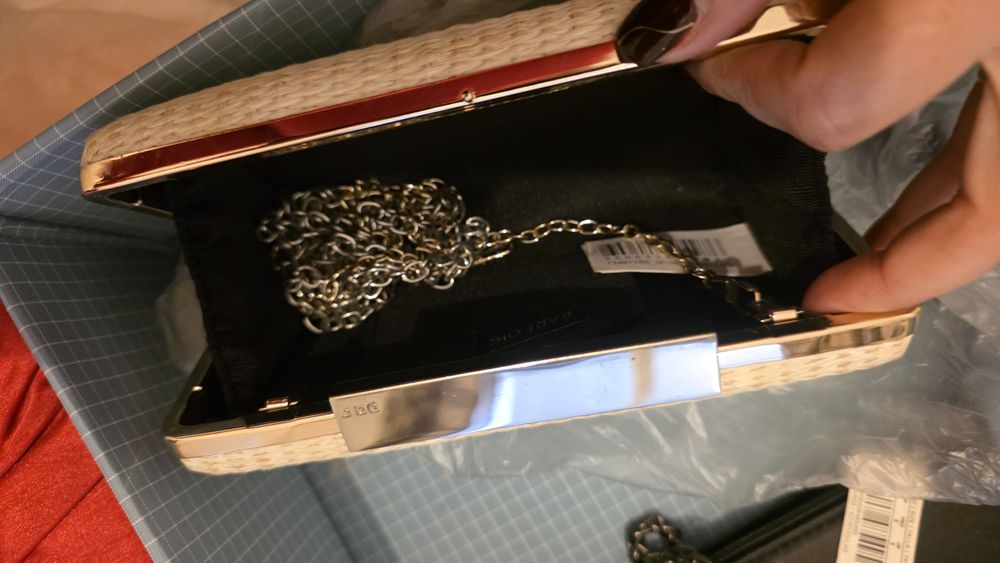 Vendo bolsas e pochetes