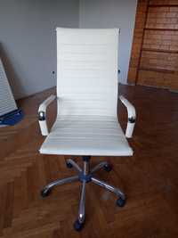 Krzesło biurowe białe